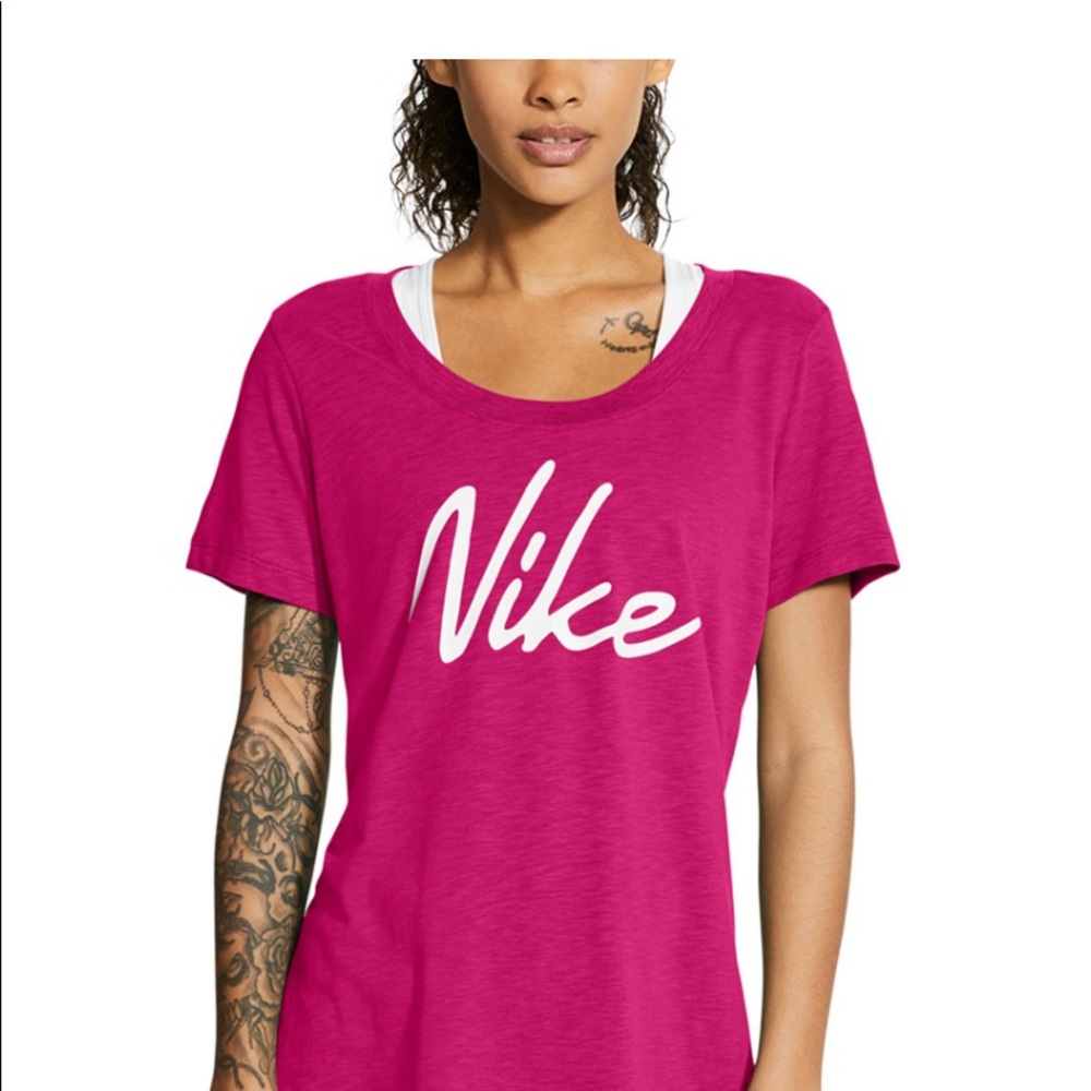 NWOT Women’s Nike tshirts
